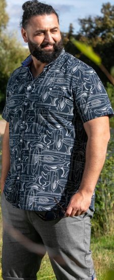 D555 Worthing Surf AOP Short Sleeve Button Down Collar Shirt Navy - Overhemden - Overhemden Grote Maten Heren