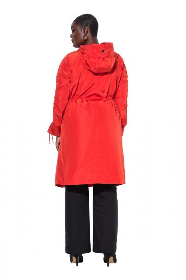 Ulla Popken 835277 Lange waterafstotende jas met capuchon Rood - Jassen - Jassen in grote maten
