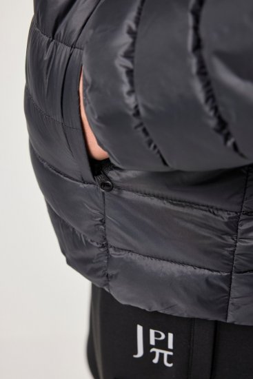 JAY-PI Lightly Quilted Jacket with a Hoodie Black - Jassen - Grote Maten Herenjassen