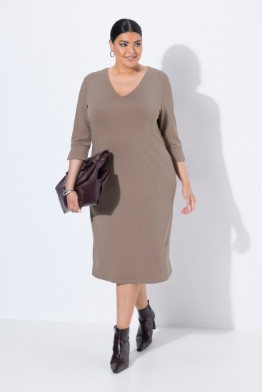 Ulla Popken 841952 Sweatjurk met V-hals Lichtbruin - Kleedjes - Jurken in alle maten