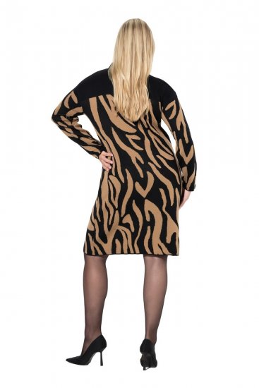 Ulla Popken 845378 Gebreide jurk met dierenprint Beige - Avondjurken - Avondjurken in grote maten