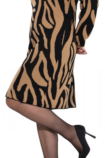 Ulla Popken 845378 Gebreide jurk met dierenprint Beige - Avondjurken - Avondjurken in grote maten