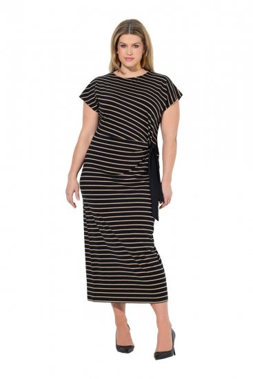 Ulla Popken 848921 Gestreepte jersey jurk met strikceintuur Zwart - Maxi jurken - Maxi jurken in grote maten