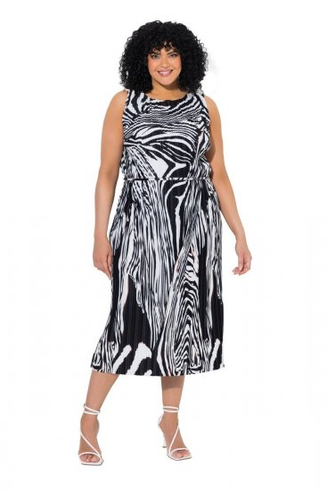 Ulla Popken 848948 Jurk met dierenprint Zwart - Zomerjurken - Zomerjurken in grote maten