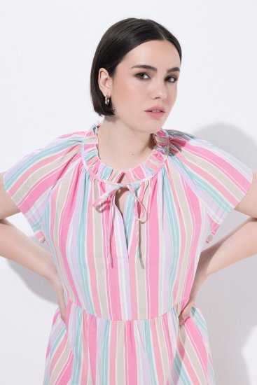 Ulla Popken 849969 Gestreepte midi-jurk met ruches Roze - Midi jurken - Midi jurken in grote maten
