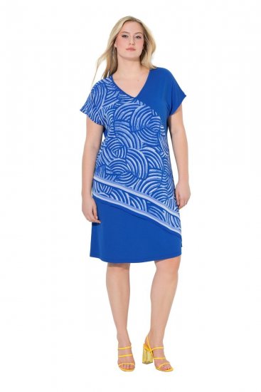 Ulla Popken 850389 Bedrukte chiffon jurk Blauw - Kleedjes - Jurken in alle maten