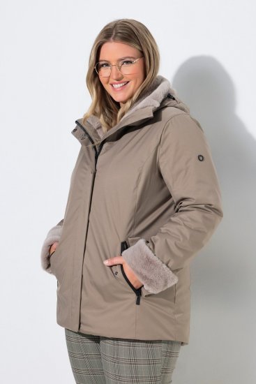 Ulla Popken 850509 Jas van imitatiebont Taupe - Jassen - Damesjassen in grote maten