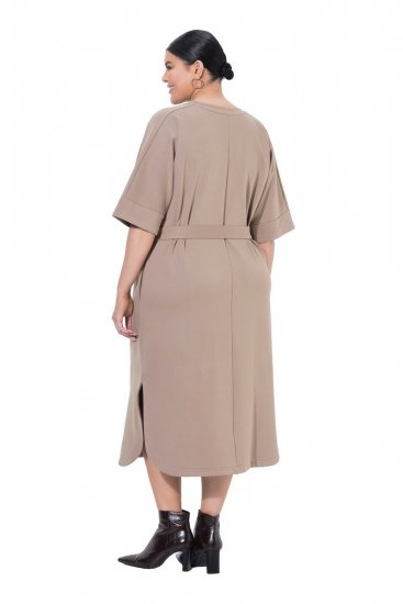 Ulla Popken 852288 Midi-jurk met korte mouwen en strikceintuur Lichtbruin - Midi jurken - Midi jurken in grote maten