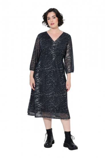 Ulla Popken 853620 Midi-jurk met dierenprint en driekwartmouwen Zwart - Midi jurken - Midi jurken in grote maten