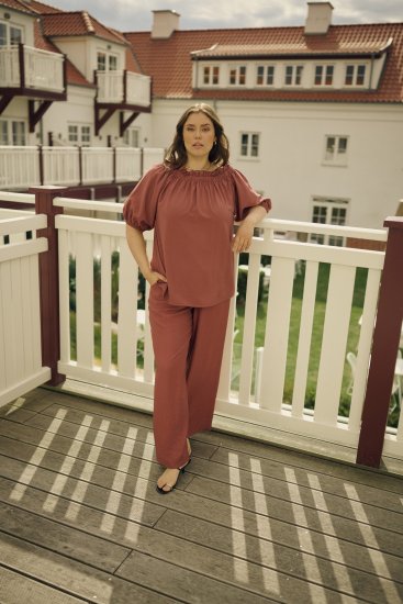 Kaffe Curve Neela Off-Shoulder Blouse Henna Brown - Blouses & tunieken - 