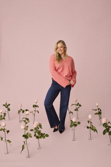 Kaffe Curve Jilanda V-Neck Pullover Red - Truien & knitwear - 