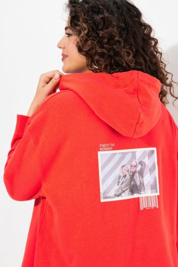 Ulla Popken Back Print Kangaroo Pocket Hoodie Hibiscus Red - Sweaters & hoodies - Warme Sweatshirts, Hoodies & Truien