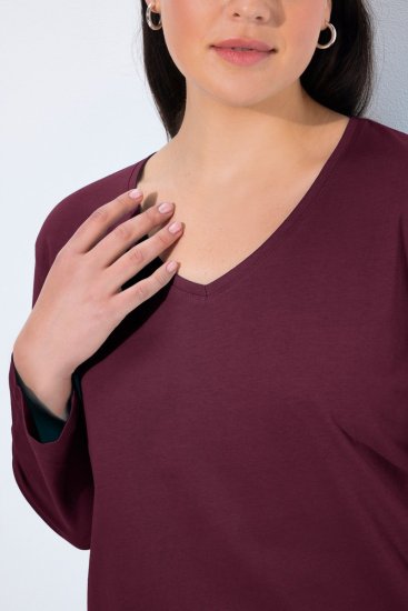 Ulla Popken Back To Basics V-Neck Relaxed Fit Cotton Tee Dark Berry - T-shirts - T-shirts voor dames