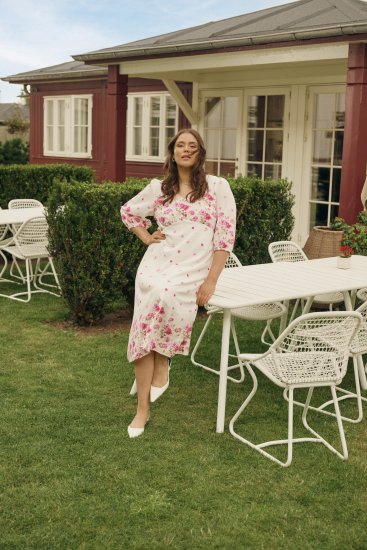 Kaffe Curve Rosa Midi Dress White Rose Border Flower - Kleedjes - 