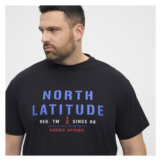 North Latitude Logo T-Shirt Black - T-shirts - Grote Maten T-shirts Heren